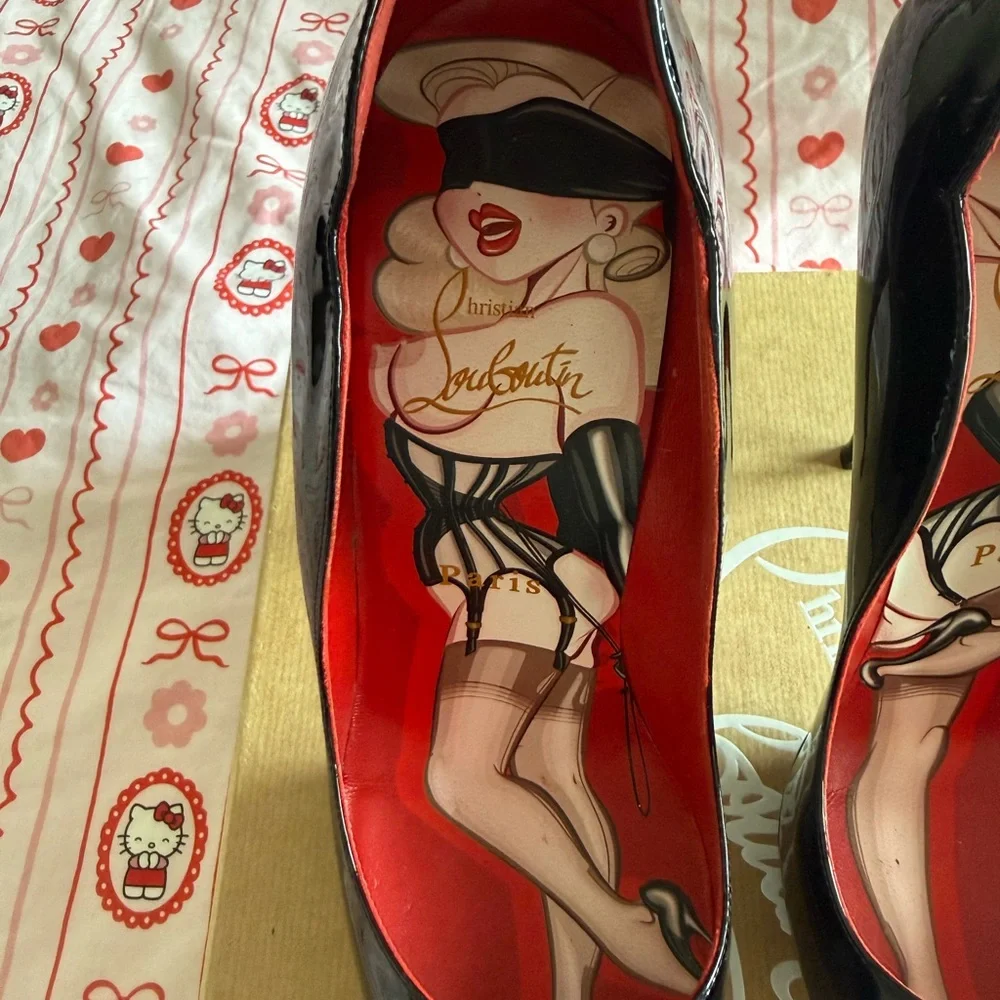 Louboutin extremely rare chick up alta size 39, US 9